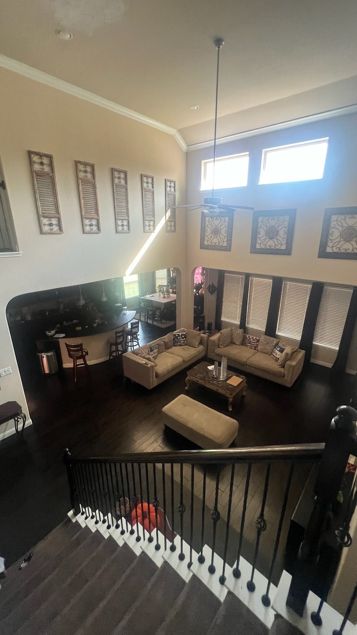 20250826-161221854-916a-b307281418b6_living Carla Marsh.jpg